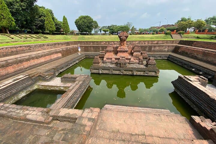 Exploring Majapahit: Guided Archaeology Tour from Surabaya photo 5