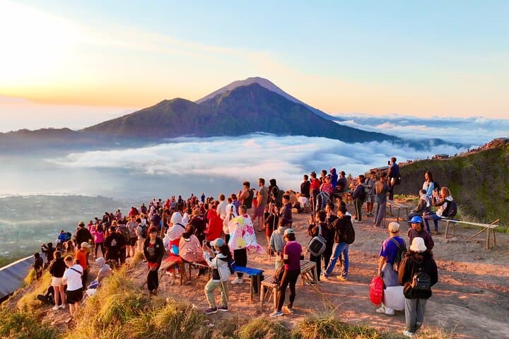 Mount Batur Sunrise Trek: Guided Dawn Hike to Bali's Active Volcano
