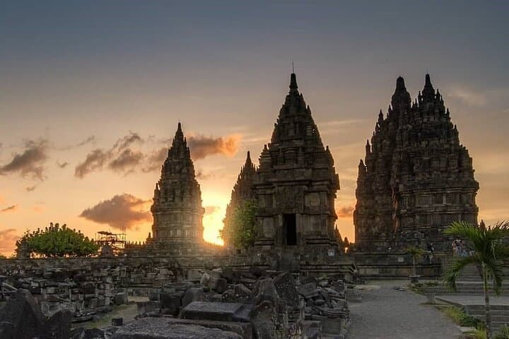 Yogyakarta Day Trip: Borobudur & Prambanan Temples in One Day photo 6