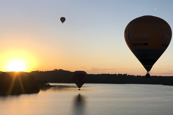 Sunrise Hot-Air Balloon Over Yarra Valley Vineyards and Mountain Views
