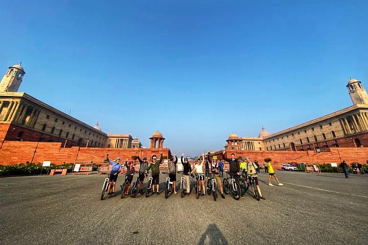 Sunrise Cycling Through Lutyens' Delhi: Half-Day Historical Ride photo 3