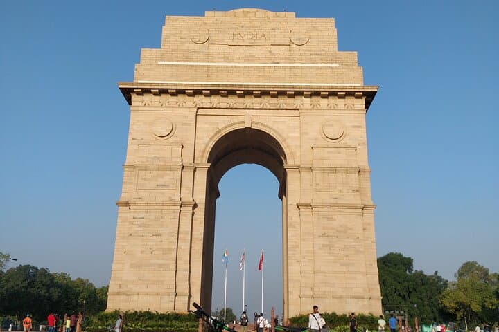 Sunrise Cycling Through Lutyens' Delhi: Half-Day Historical Ride photo 4