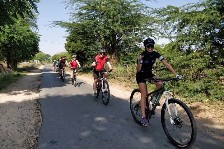 Golden Triangle by Bicycle: 8-Day Delhi–Jaipur–Agra Cycling Tour (Premium Private) photo 1