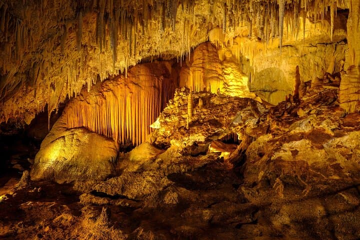 Margaret River & Busselton 2-Day Tour from Perth: Caves, Cape Leeuwin & Wineries photo 6