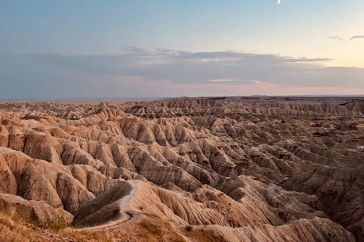 Badlands Sunset & Night Sky Wildlife Tour — Evening Views & Stargazing photo 5