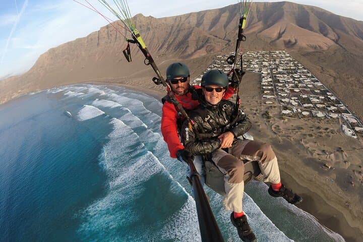 Discovery Flight: Tandem Paragliding Over Lanzarote's Lava Fields and Atlantic photo 4