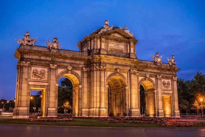 Solve Madrid: Self-Guided Scavenger Hunt Through the City's Highlights photo 5