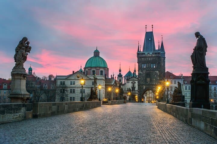 Prague Scavenger Hunt: Self-Guided Audio Walking Tour of Old Town & Castle