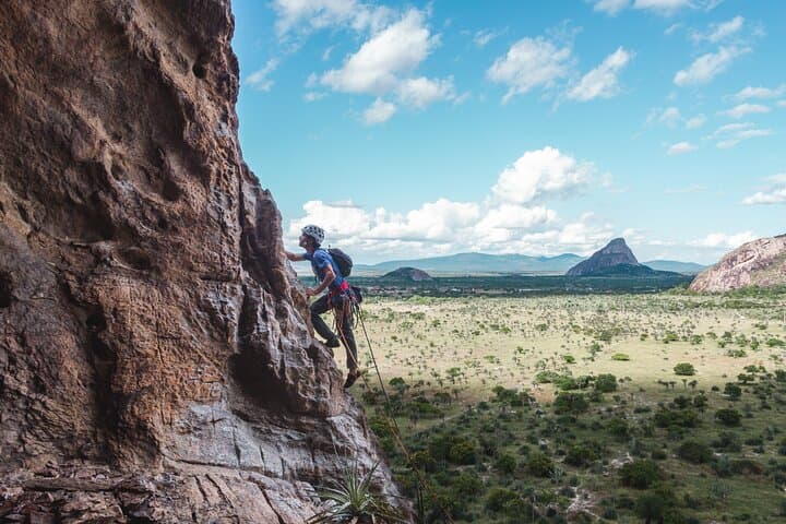 Private Climb Paredão do Morro da Toca — Guided Routes from Itatim, Bahia