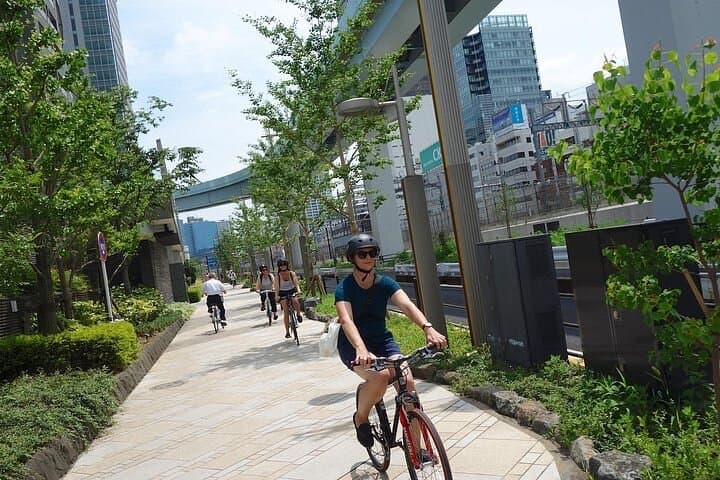 Tokyo Small-Group Guided Biking Tour: Shrines, Ginza & Waterfront Views photo 4