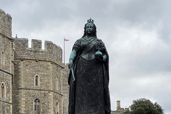 Windsor Castle to Hampton Court: A Private Day Through Royal England photo 5