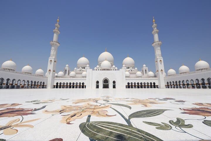 Inside Sheikh Zayed Grand Mosque: Private Guided Tour with UAE National Historian photo 5