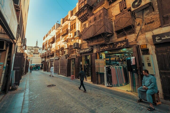 Jeddah City Tour: Corniche, Al-Balad & Al Tayebat Museum Experience photo 3