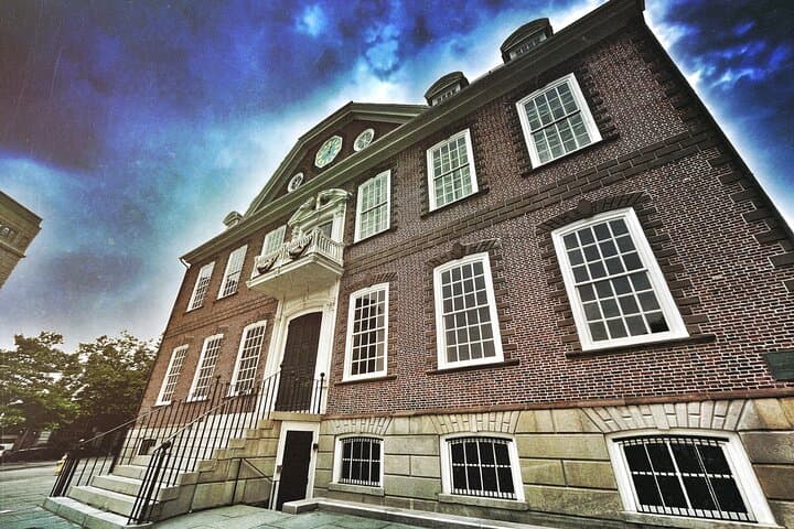 Newport Ghost Walk: After-Dark Historic Haunts Walking Tour