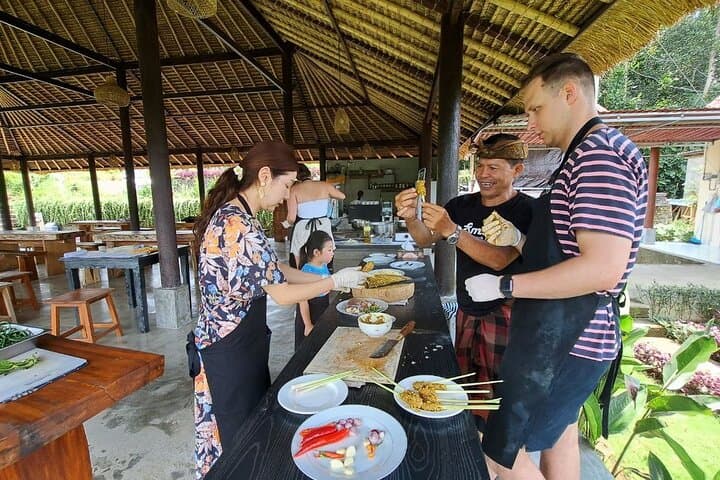 Bakas Village Balinese Cooking Class — Market, Rice-Field Walk & Melangit Swing photo 1
