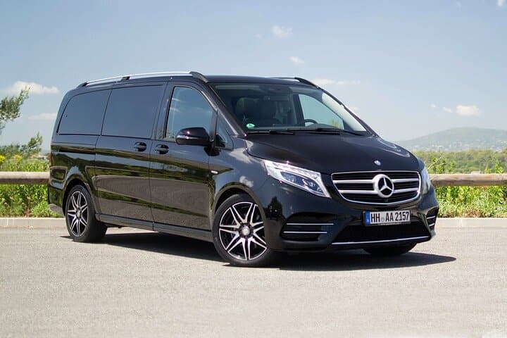 Las Vegas Airport Transfer: Shared Shuttle from LAS to The Strip photo 2