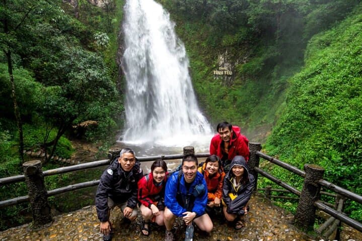 Sapa Waterfalls & Heaven Gate: Love and Silver Falls Day Trek from Sapa