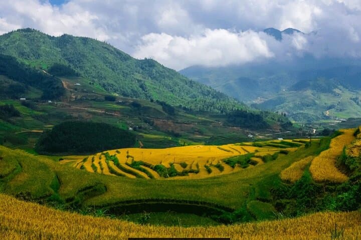 Sapa Waterfalls & Heaven Gate: Love and Silver Falls Day Trek from Sapa photo 4
