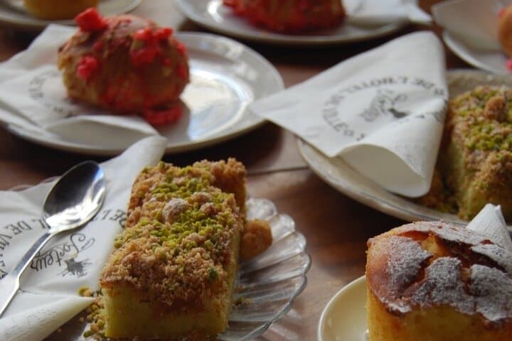 Bordeaux Boulangeries & History Walking Tour: Best Pastries and Neighborhood Stories photo 2