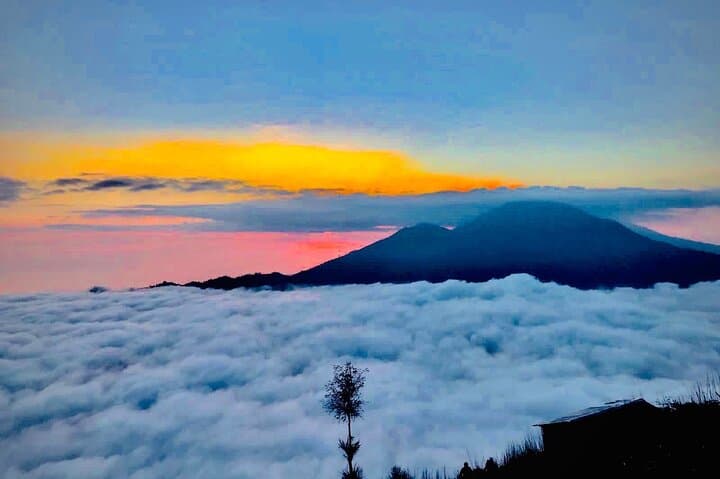 Sunrise Trek on Mount Batur: Guided Hike with Summit Breakfast from Ubud