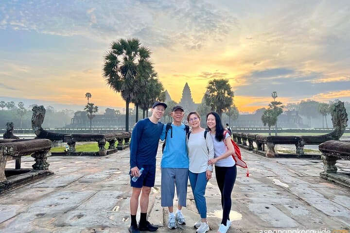 Angkor Wat Sunrise: Small-Group Temple Tour with Local Breakfast photo 4