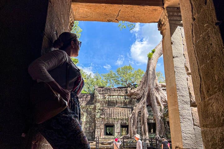 Angkor Wat Sunrise: Small-Group Temple Tour with Local Breakfast photo 5
