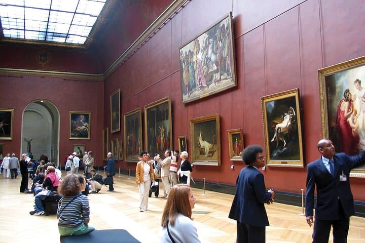 Private Vintage Car Tour and Louvre Skip-the-Line in Paris photo 6