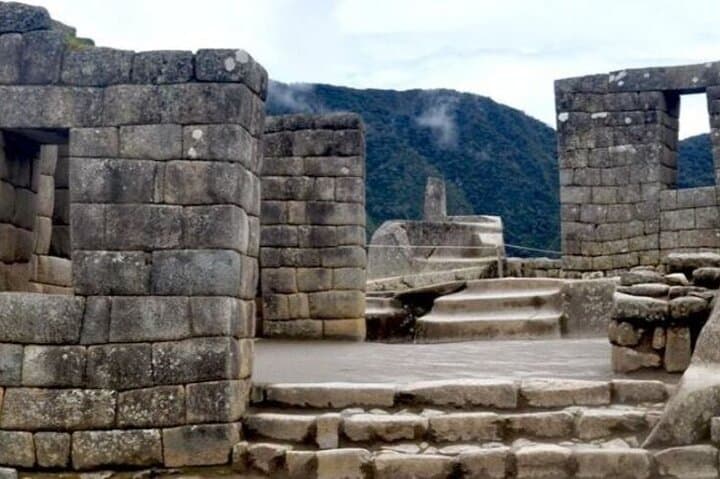 short-inca-trail-private-2-day-machu-picchu-tour photo 3