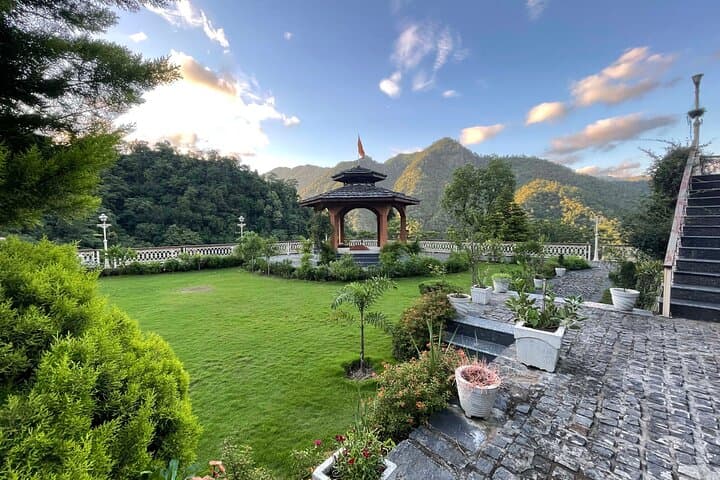 21-Day Rishikesh Yoga Teacher Training: Full-Time Ashram Course on the Ganges