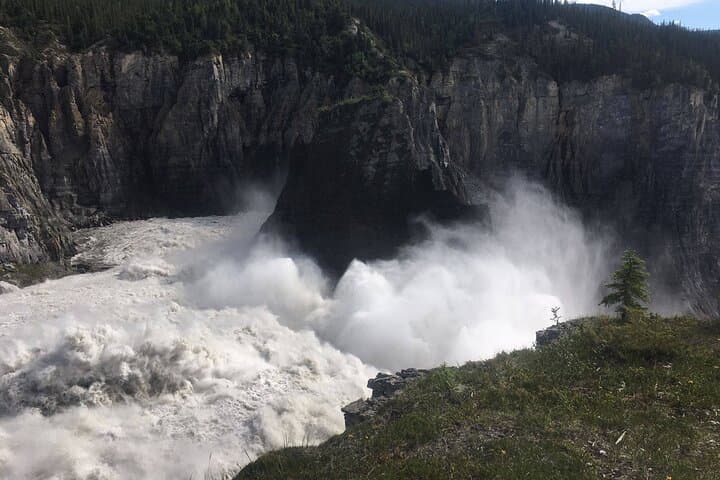 Nahanni Full-Day Adventure: Virginia Falls, Glacier Lake & Rabbit Kettle photo 2