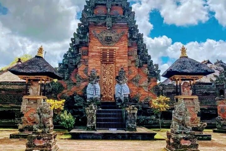 Ubud Private Tour: Sightseeing, Monkey Forest & Tegenungan Waterfall Day Trip photo 6