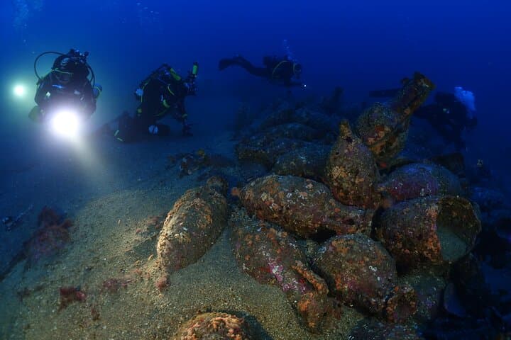 Aci Castello Scuba: Dive the Isole dei Ciclopi Marine Reserve photo 4