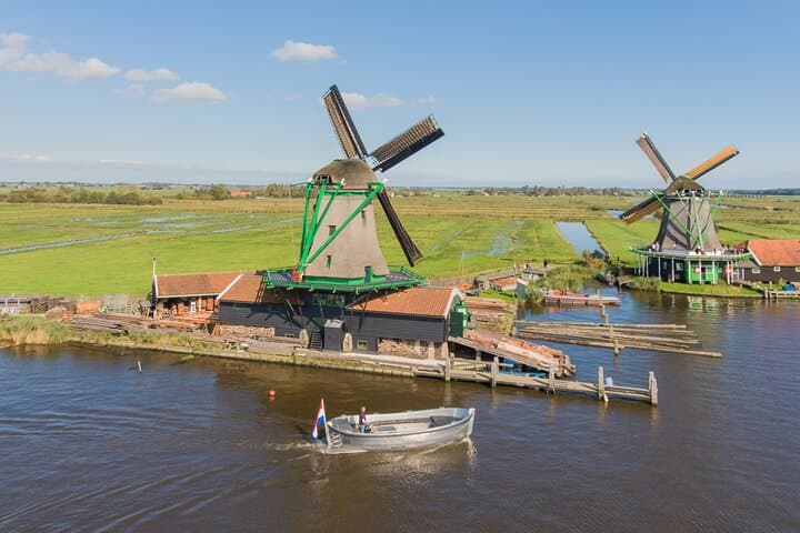 Cycle and Sail the Zaan: Private Day Trip Through Windmills and Waterways photo 3