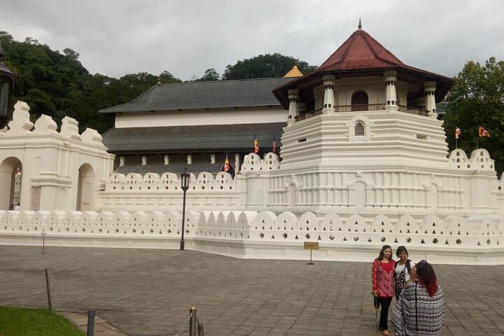 Two-Day Sigiriya, Dambulla & Kandy Cultural Tour from Colombo