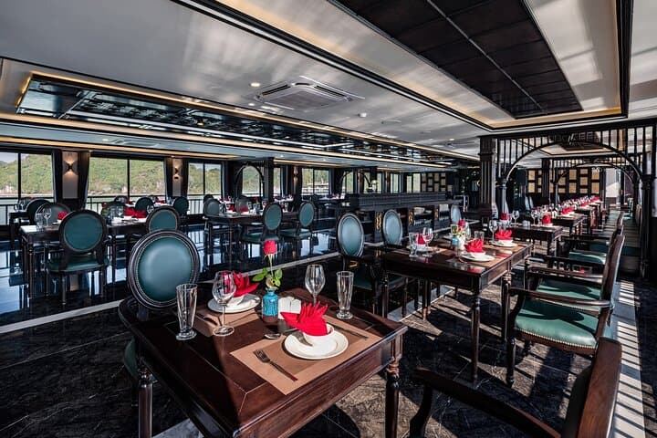 Luxury Overnight Rita Cruise in Halong & Lan Ha Bay from Hanoi photo 4