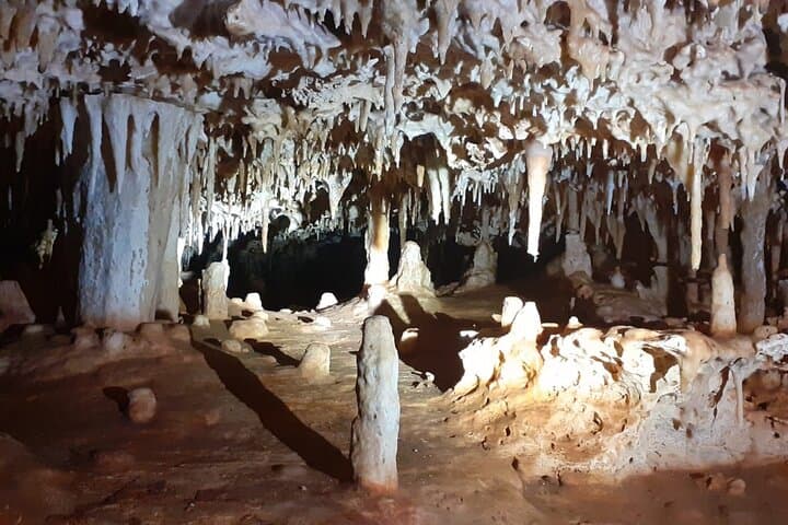 Exploring Bonaire’s Hidden Caves: A Walk, Climb, and Swim Adventure photo 2