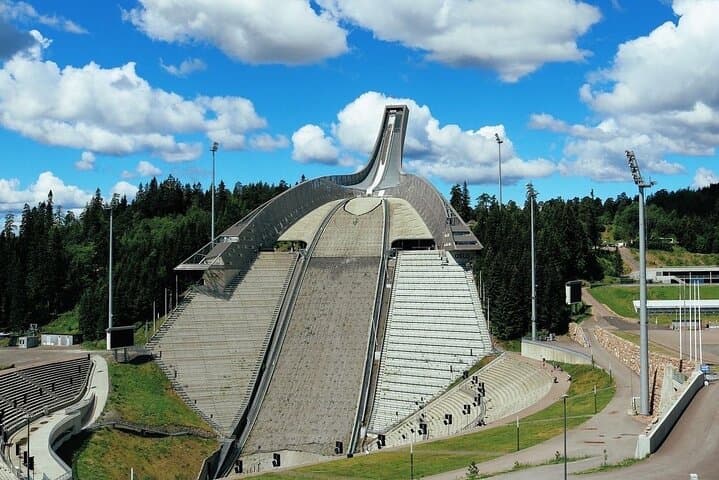 Private Oslo Highlights Tour in a Volvo XC90: Fram, Kon-Tiki, Holmenkollen & Vigeland