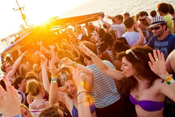 Miami Spring Break Party Boat: Live DJ, Open Bar & VIP on Biscayne Bay photo 6