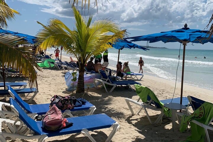 Experience Jamaica's Bliss: Negril's 7 Mile Beach and Rick's Cafe photo 5
