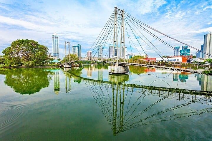 Sigiriya to Colombo Private Budget Transfer with Optional Sightseeing