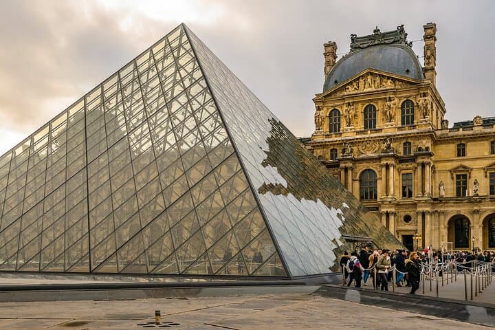 One-Day Paris River and Land Tour with Louvre Access photo 6