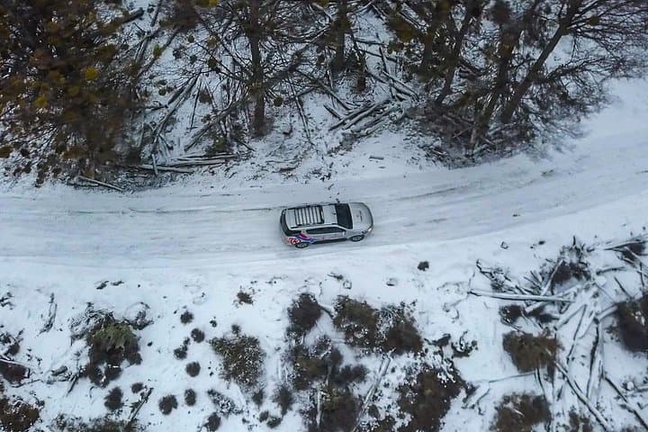 Under Zero: Ushuaia Snowmobile, Husky Trek & 4x4 Through Tierra del Fuego photo 2