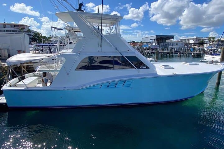 Private Hatteras Sportfishing & Snorkel Charter in Nassau — 4-Hour Excursion photo 5