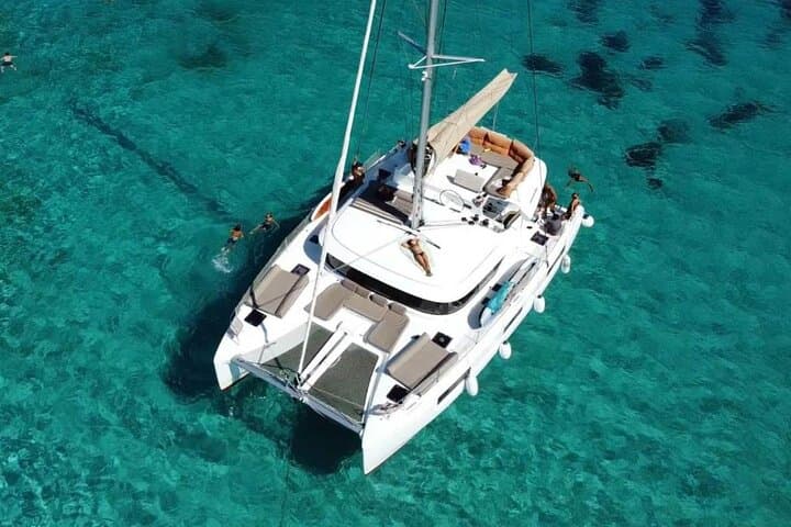 Full-Day Paros Catamaran Cruise: Blue Lagoon, Tripiti Cave & Farangas Beach
