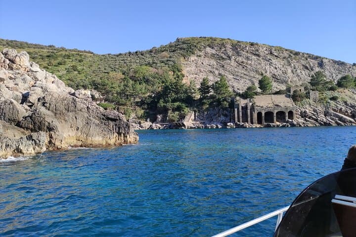 Full-Day Amalfi Coast Boat Tour from Sorrento: Amalfi, Positano & Li Galli photo 4