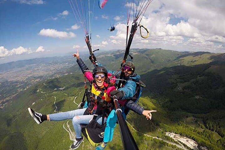 Adventure and Acrobatic Paragliding Flight Near Rome photo 5
