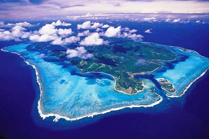 Private 30‑Minute Scenic Flight Over Huahine’s Lagoons photo 4