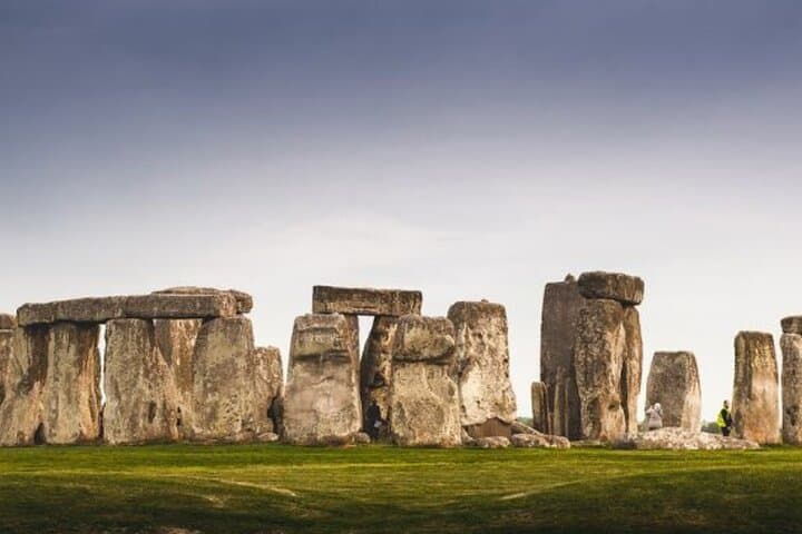 Stonehenge and Cotswold Villages Full-Day Tour from Bristol — Stone Circles, Abbey Cloisters & English Lanes