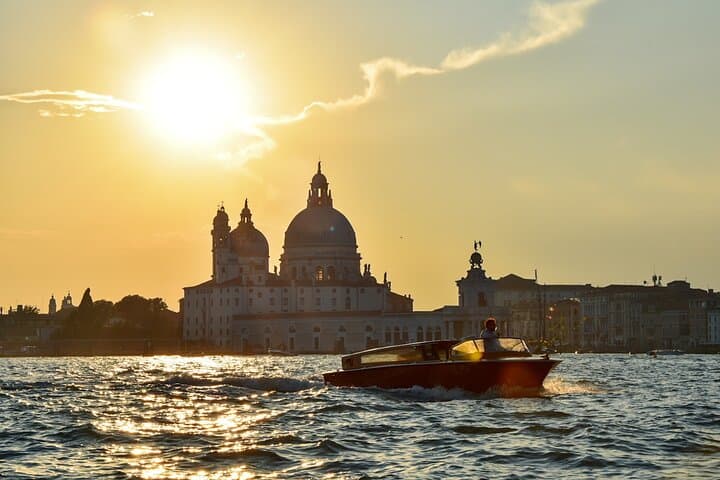 Venice Highlights: St. Mark’s, Doge’s Palace & Private Murano Boat Tour photo 2