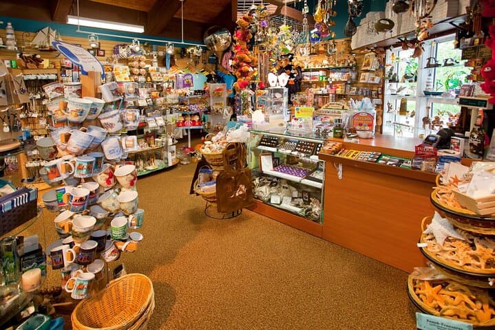 Luxor 3-Hour Private Shopping Excursion: Markets, Papyrus & Local Crafts photo 3